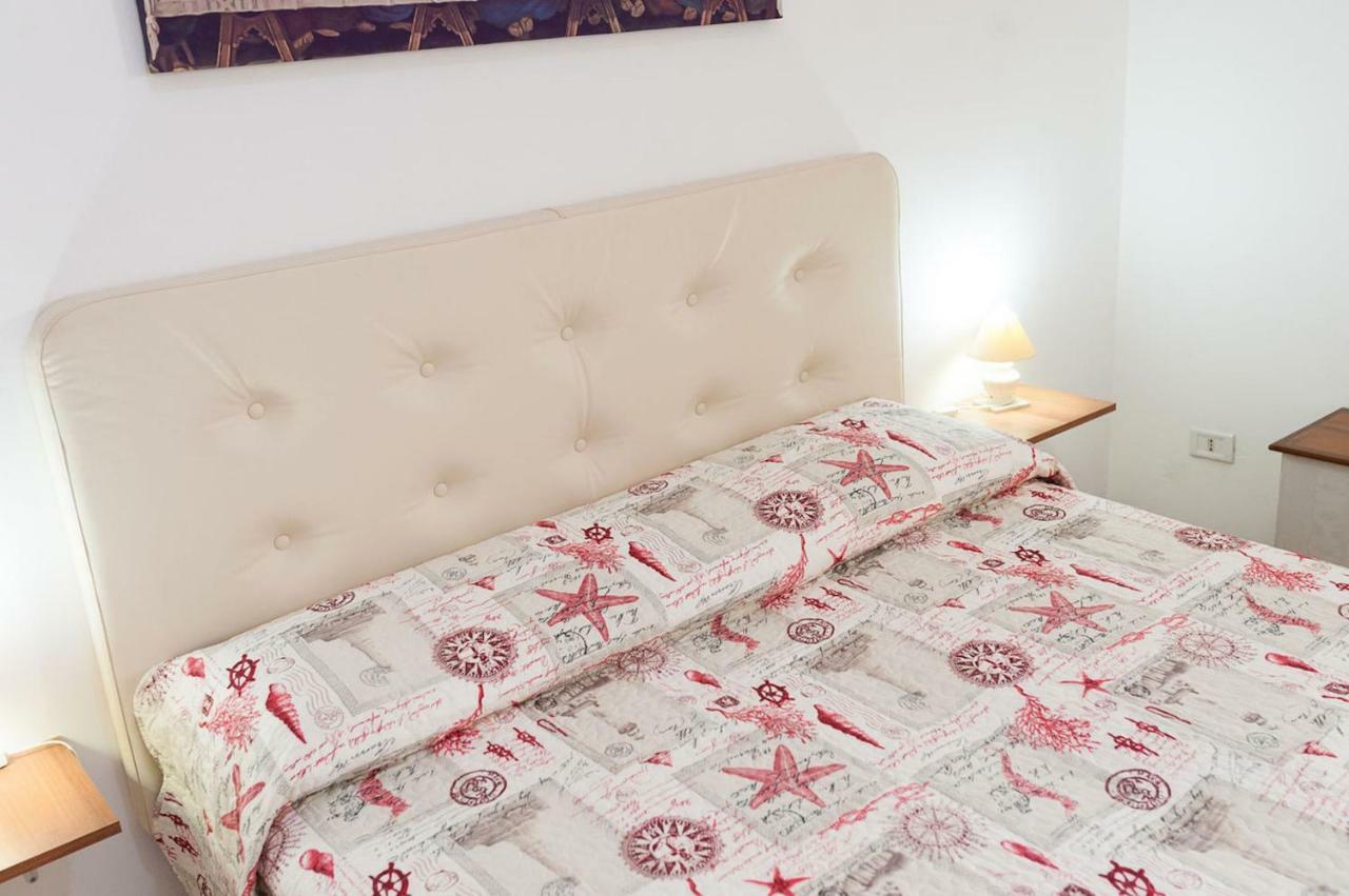 Castro  Enea Bed & Breakfast エクステリア 写真