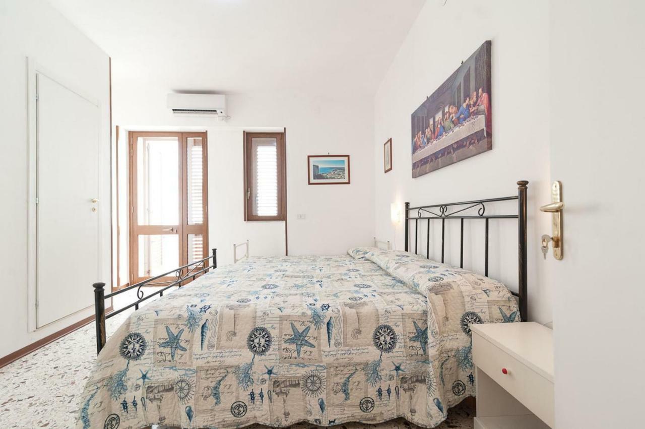Castro  Enea Bed & Breakfast エクステリア 写真